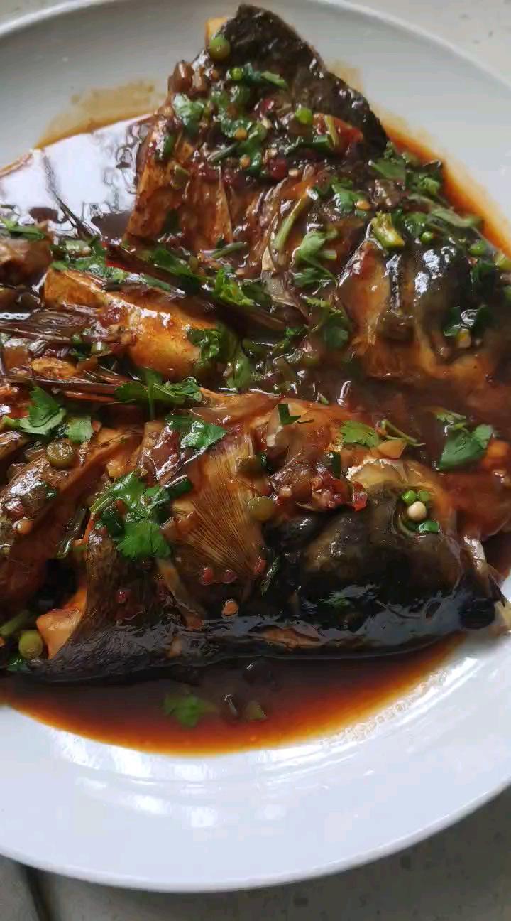 鱼头红烧鸡腿毛豆米